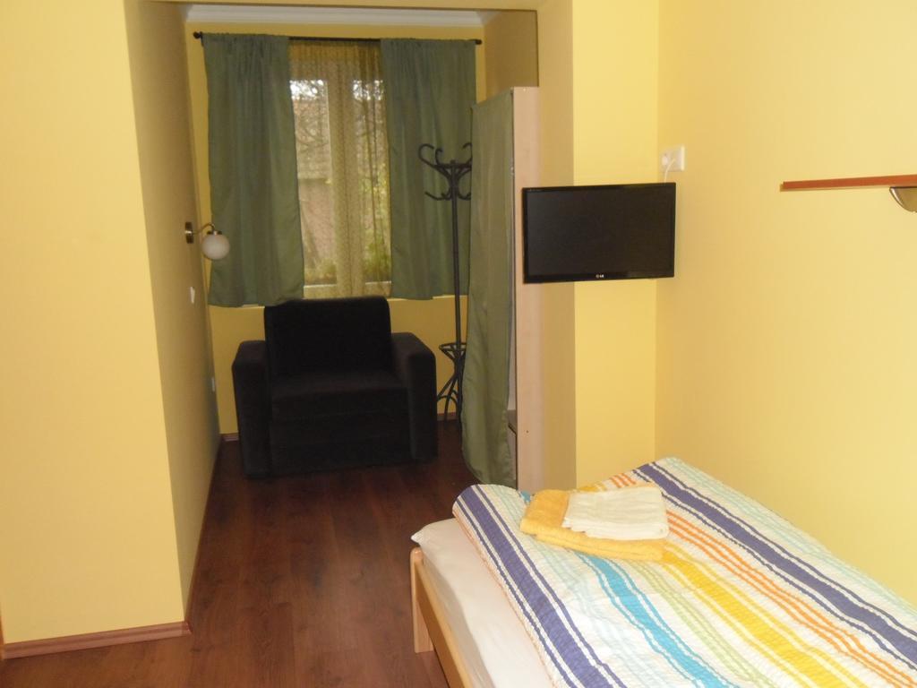 Attila Vendeghaz Tapioszentmarton Hotel Room photo